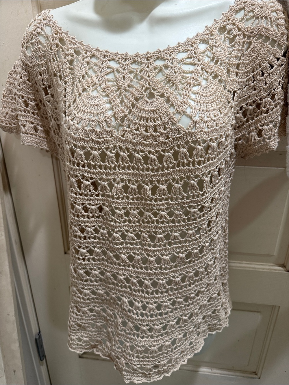 Blouse 👚 Hand-Crocheted Short Sleeve Openwork Top — Cream Tan Mercerized Cotton